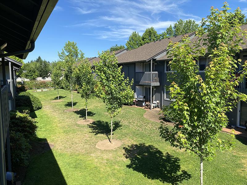 Apartment Exterior | Andresen Park in Vancouver, WA