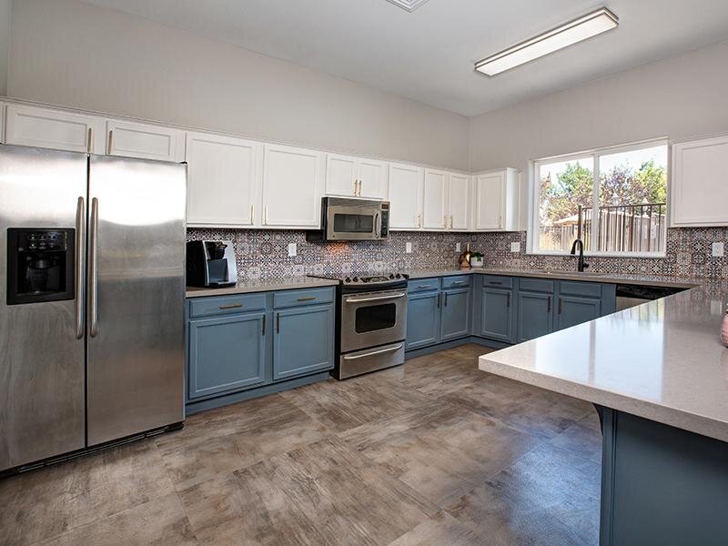 Clubhouse Kitchen | Horizons at South Meadows Apartments in Reno
