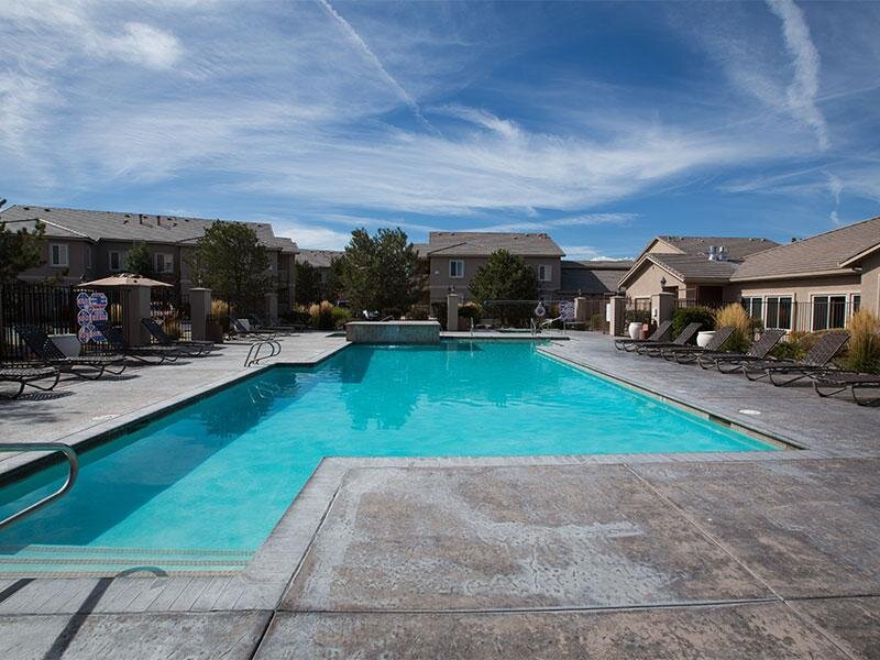 Pool and Hot Tub | Horizons at South Meadows Apartments in Reno