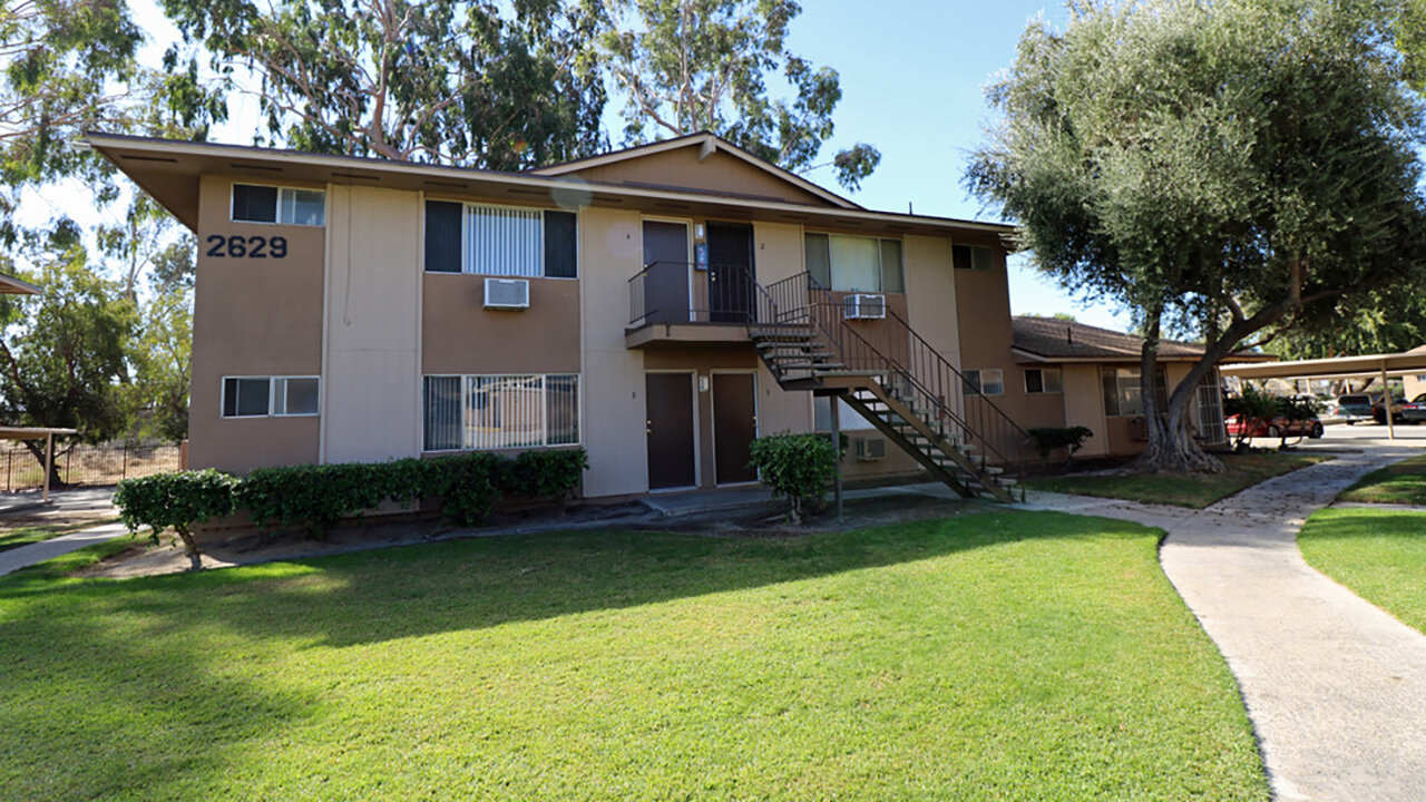 Foothill Villas Apartments Neighborhood