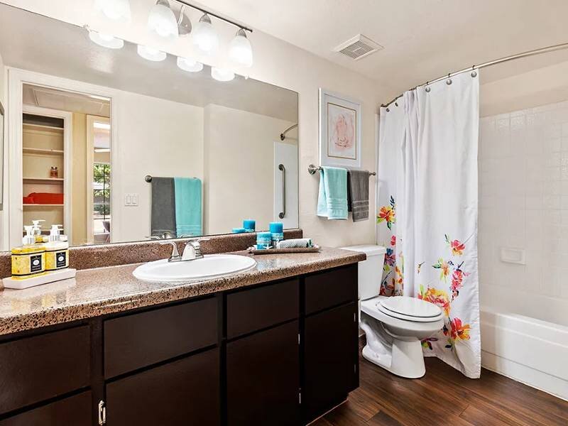 Bathroom | Cobblestone Apartments