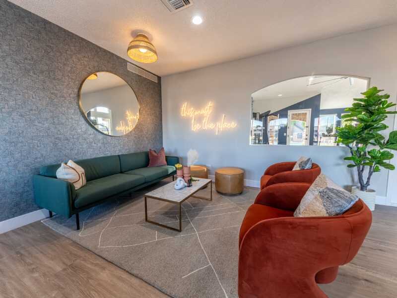 Community Seating Area | Cobblestone Apartments