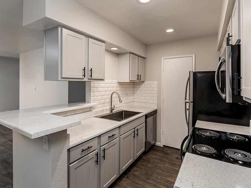 Kitchen | Glenridge Apartments