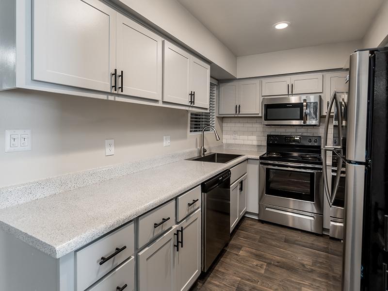 Kitchen Cabinets | Glenridge Apartments