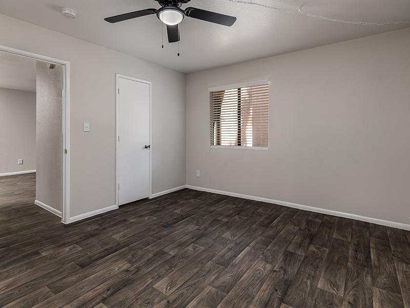 Bedroom with Ceiling Fan | Glenridge Apartments