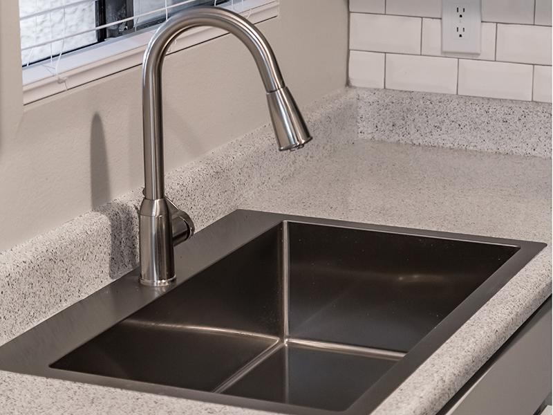 Spacious Kitchen Sink | Glenridge Apartments