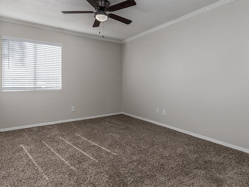Bedroom with Carpet | Glenridge Apartments