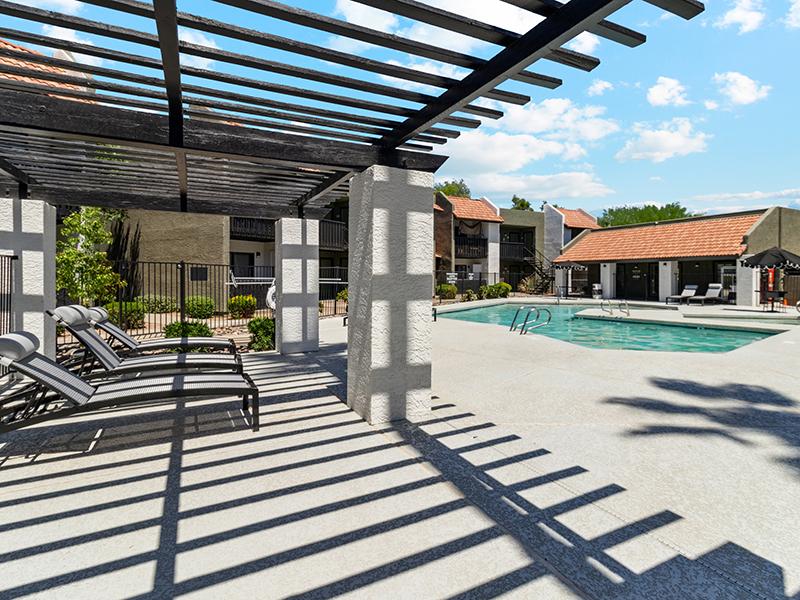 Apartments with a Pool | Glenridge Apartments