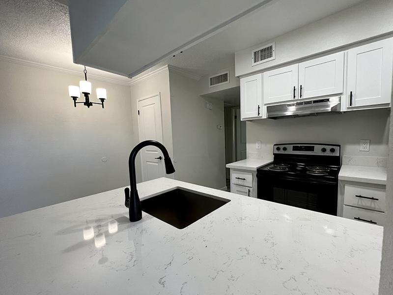 White Cabinets | Glenridge Apartments