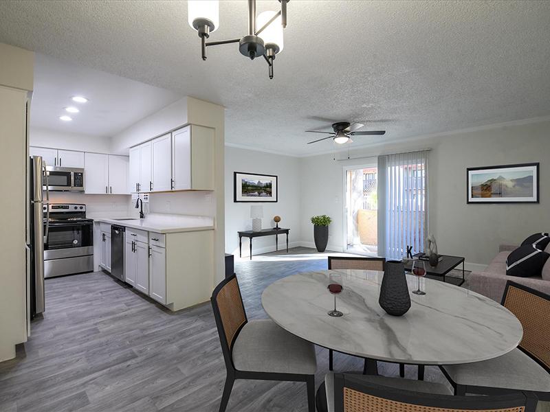 Furnished Dining Space | Glenridge Apartments