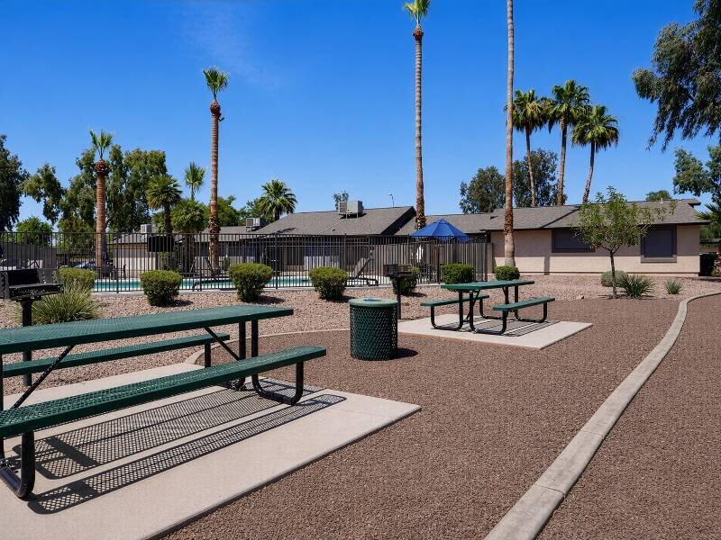 Picnic Area | Falcon Glen Apartments