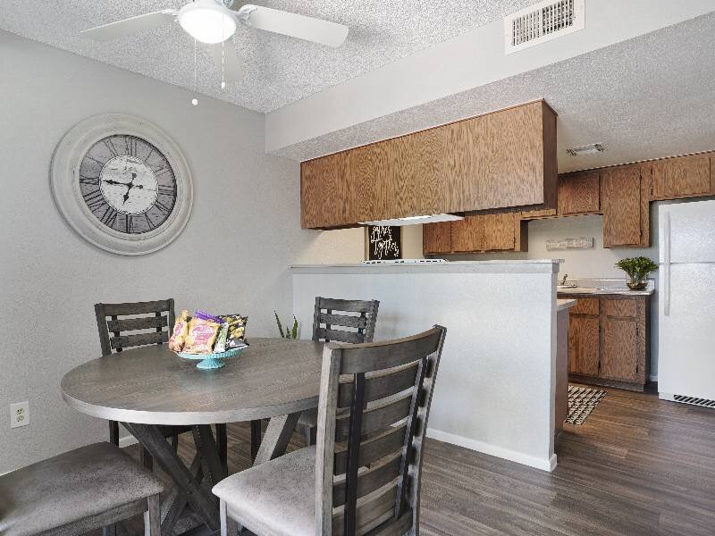 Model Dining Area | Falcon Glen Apartments