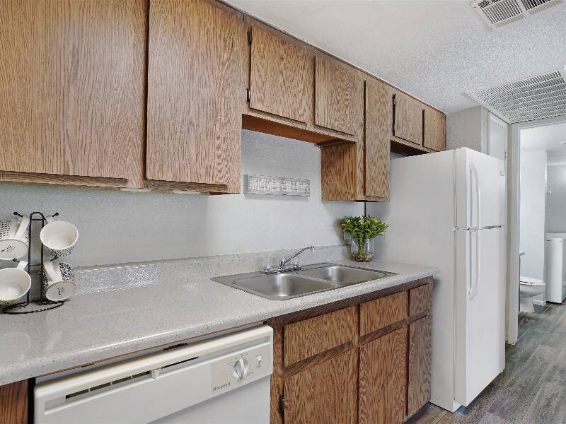 Model Kitchen | Falcon Glen Apartments