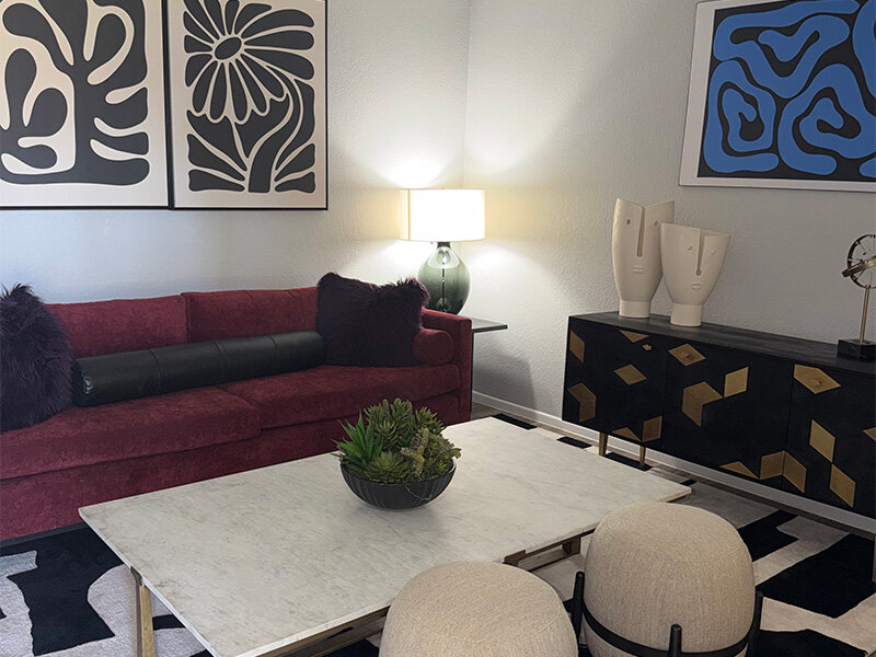 Living Room | Falcon Glen Apartments