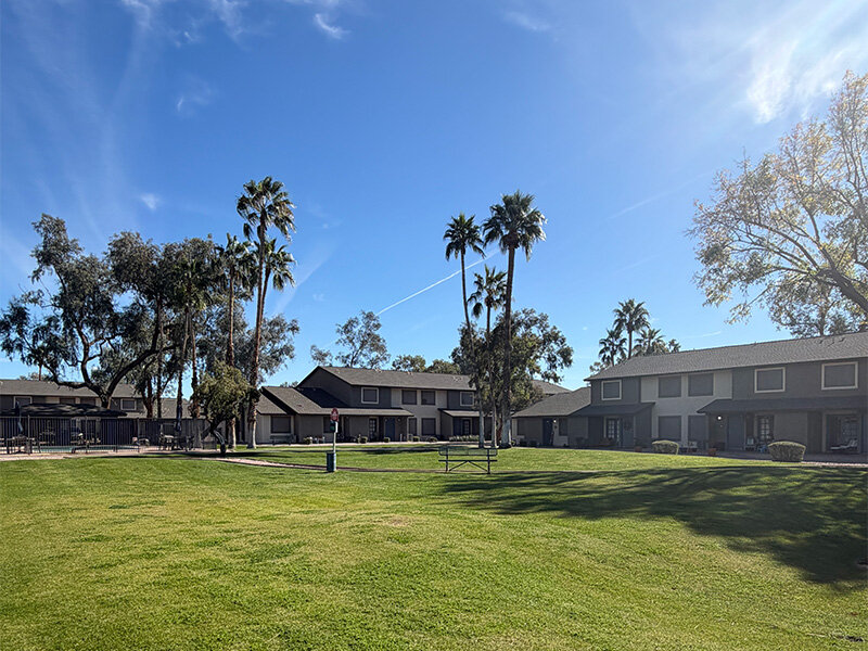 Open Green Spaces | Falcon Glen Apartments