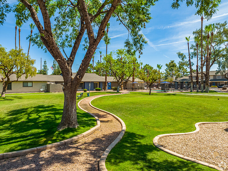 Professionally Landscaped Grounds | Falcon Glen Apartments