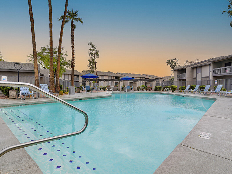 Large Swimming Pool | Garden Place