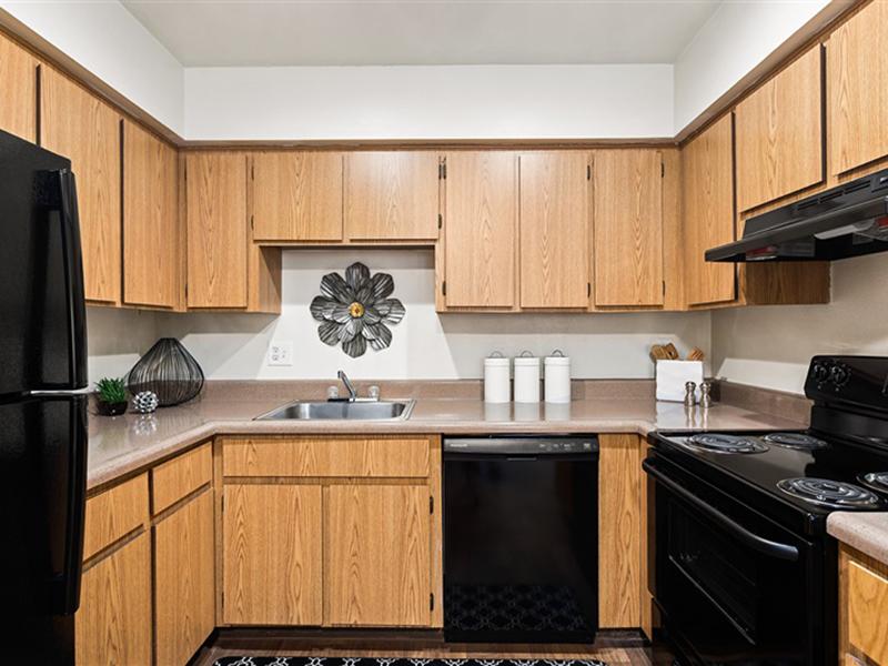 Kitchen | Portola West McDowell Apartments in Phoenix, AZ