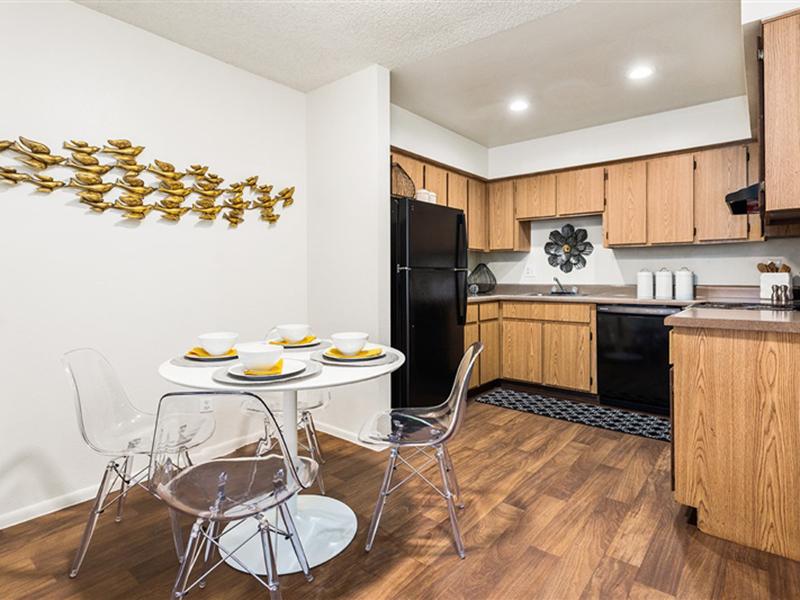 Spacious Dining Area | Portola West McDowell Apartments in Phoenix, AZ