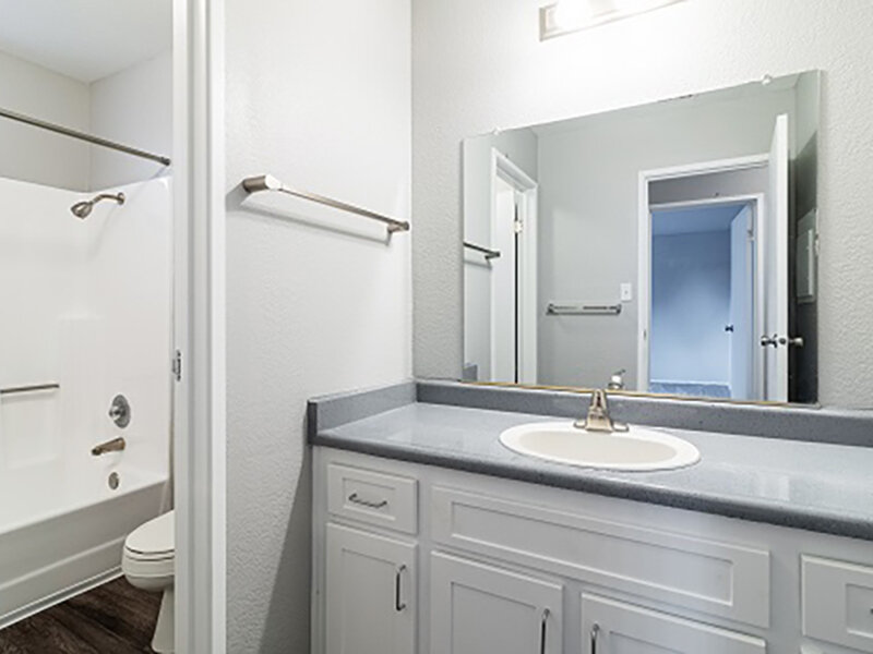 Bathroom | Riverbank