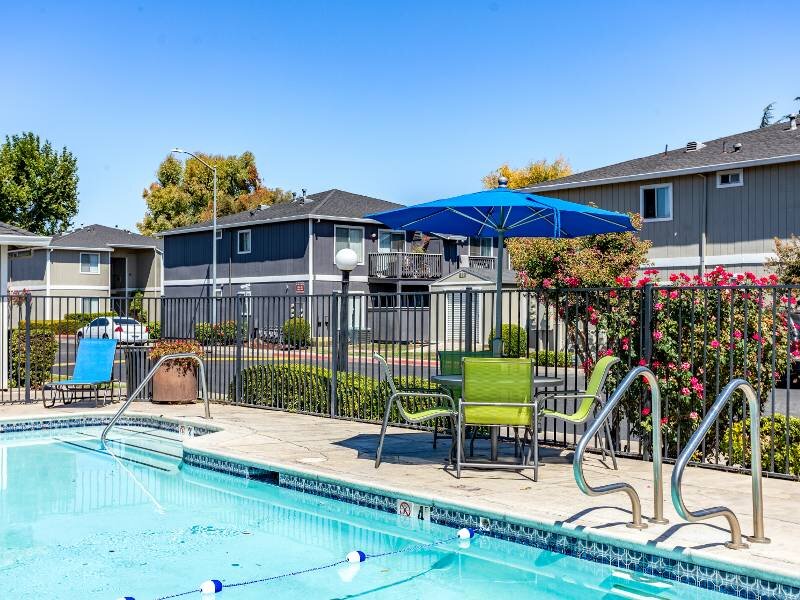 Riverbank's Swimming Pool | Riverbank Apartments
