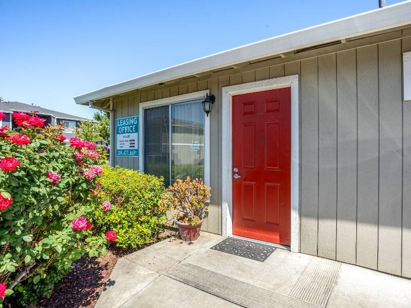 Entry | Riverbank Apartments