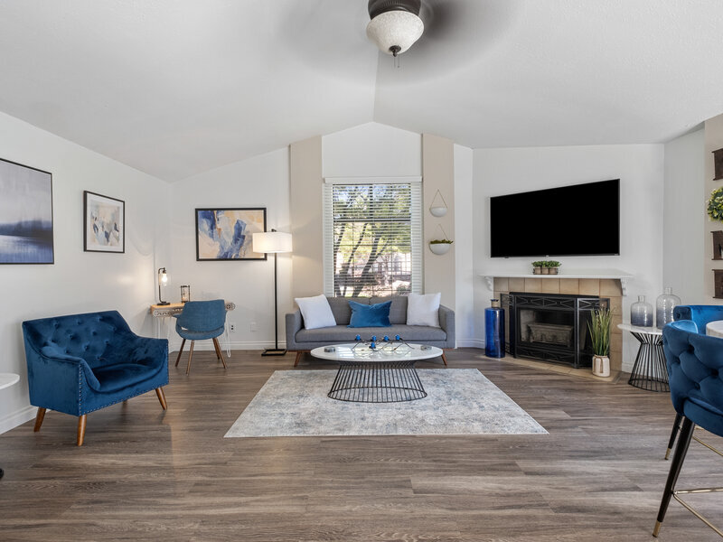 Living Room | The Springs Apartments in Fresno, CA