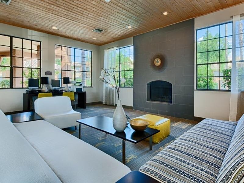 Lounge | Cabrillo Apartments in Scottsdale, AZ