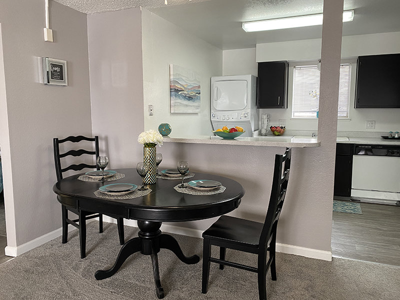 Dining Room | Reno Vista Apartments