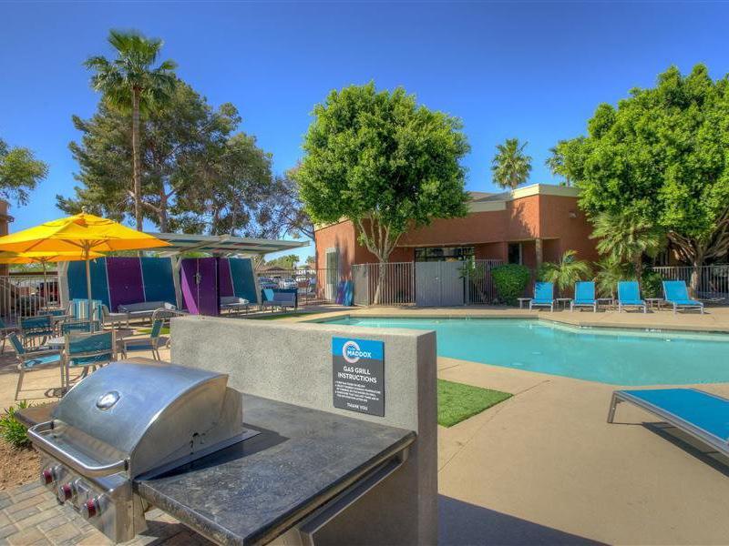 Poolside BBQ Area | The Maddox Apartments