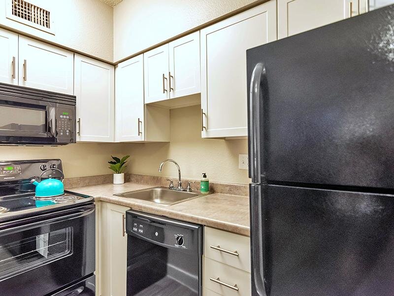 Kitchen | Midtown Flats