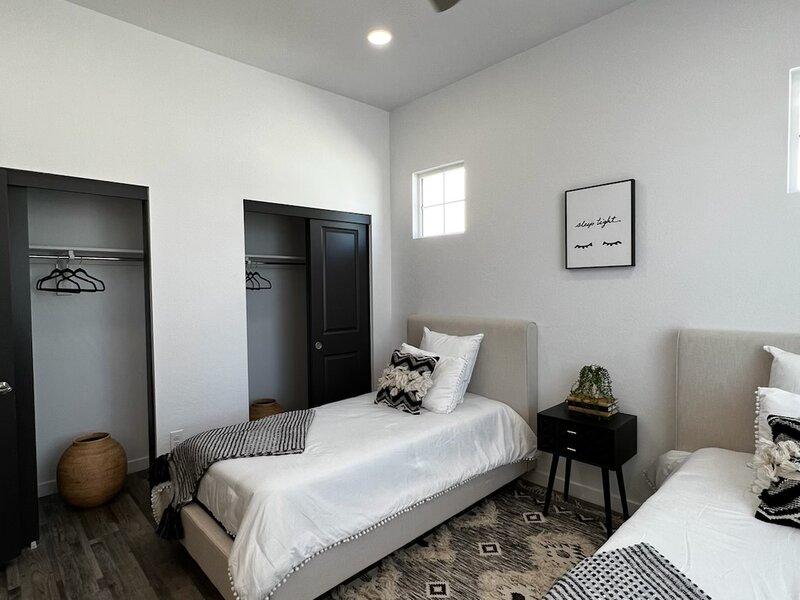 Spacious Bedroom | Luna Bear 94 Apartments in Phoenix, AZ