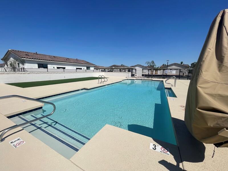 Resort-Style Pool | Luna Bear 94 Apartments in Phoenix, AZ