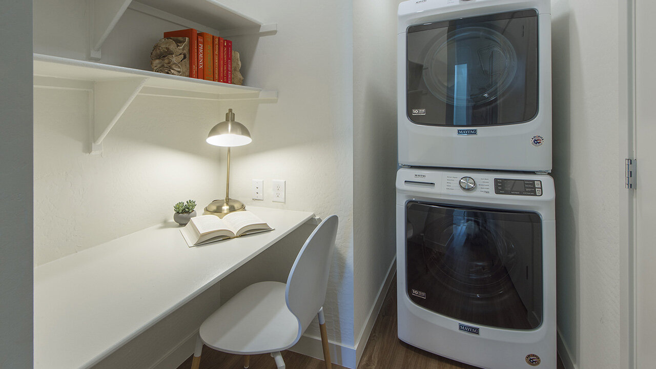 Urbana on 12th Apartments Neighborhood