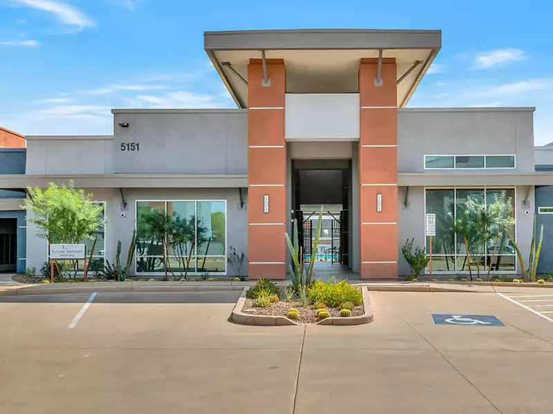 Main Entrance | Copper Falls Apartments in Glendale, AZ