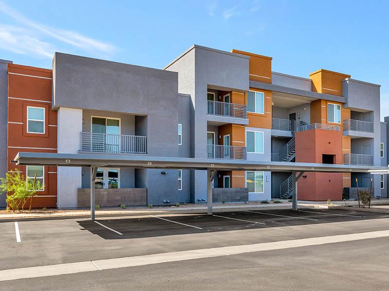 Building Exterior | Copper Falls Apartments in Glendale, AZ