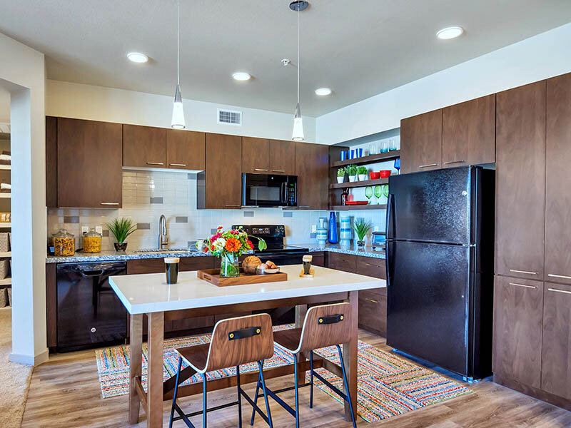 Kitchen | The Curve at Melrose Apartments in Phoenix, AZ