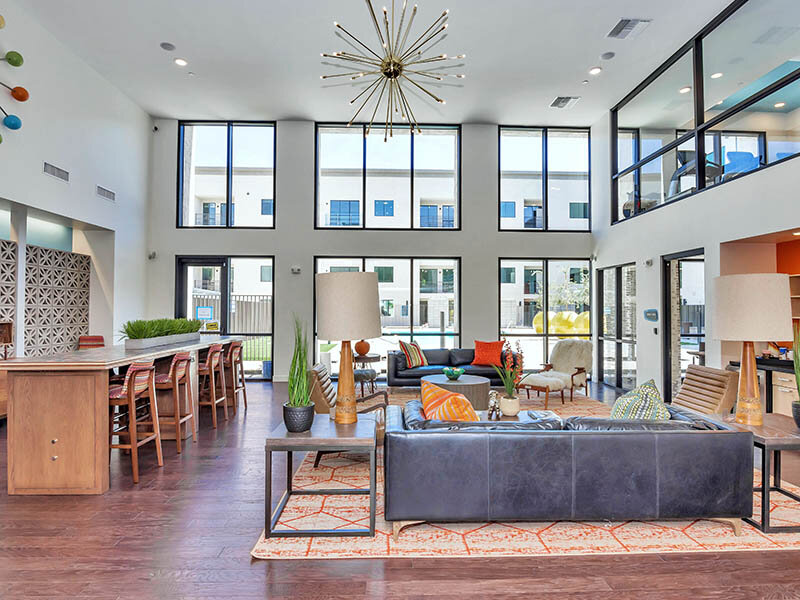 Lounge | The Curve at Melrose Apartments in Phoenix, AZ