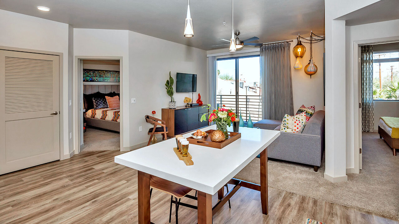 The Curve at Melrose Apartments Neighborhood