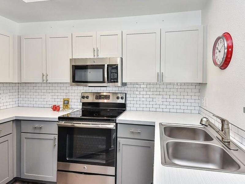 Fully Equipped Kitchen | Luxe at Ocotillo Apartments in Chandler, AZ
