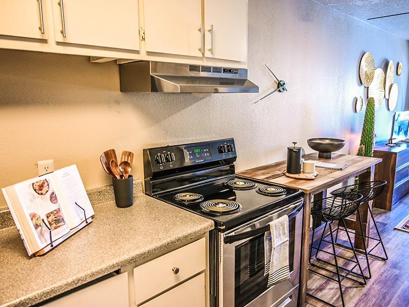 Fully Equipped Kitchen | Dakota Canyon Santa Fe Apartments 
