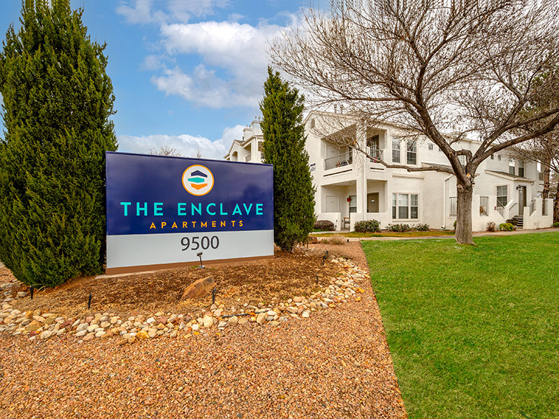 Monument Sign | The Enclave