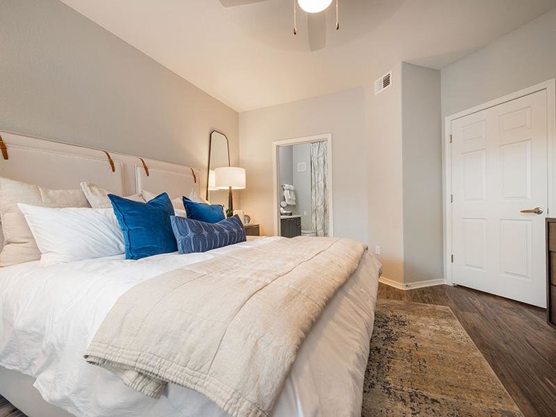 Bedroom with En Suite | Broadstone Heights Apartments in Albuquerque, NM