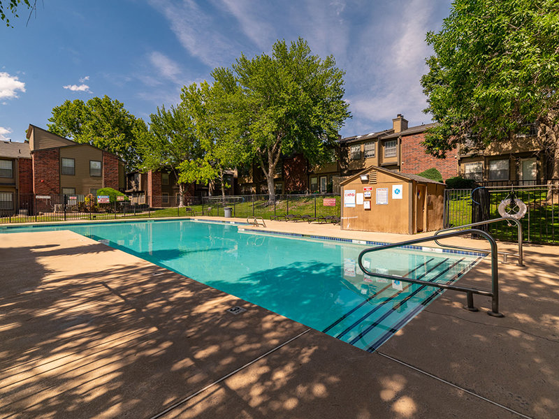 2 Pools | Oak Tree Park Apartments