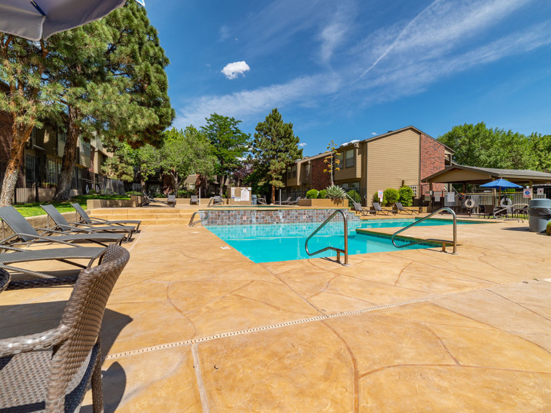 Swimming Pool | Oak Tree Park Apartments