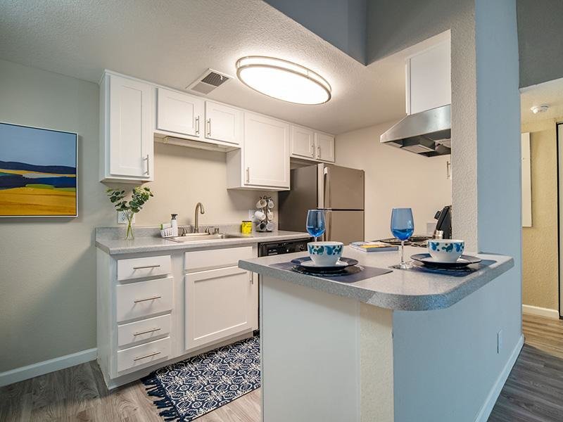 Kitchen | Villa Serena Apartments in Albuquerque, NM