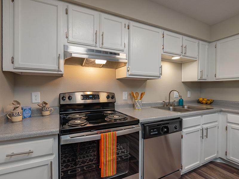 Fully Equipped Kitchen | Meadowlark Apartments