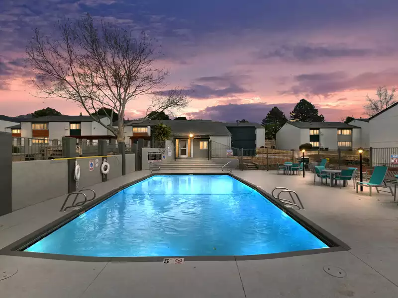 Swimming Pool - Sunset | The Ridge Apartments