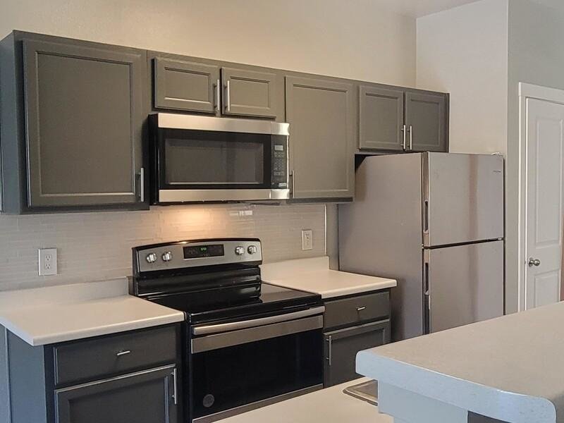 Fully Equipped Kitchen | Solaire Apartments in Albuquerque