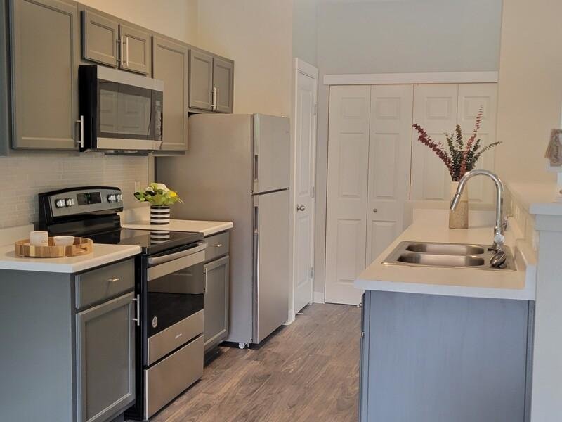 Beautiful Kitchen | Solaire Apartments